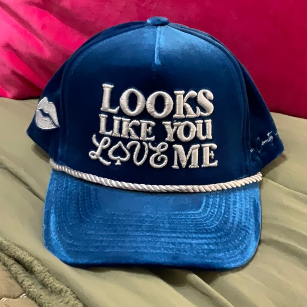 Blue Velvet Rope-Trimmer Cap "Looks Like You Love Me"